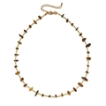 Dettaglio della collana con pietre marroni e chiusura a moschettone dorata regolabile - Marrone