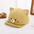 Detalle de gorra infantil de pana amarilla con orejas en 3D y cara de oso bordada - 48cm 6 Meses - 2 Años / Gato Amarillo