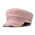 Détail de la casquette baker boy rose avec badge ancre argenté et chaîne métallique - M (56-58cm) / Ancre Rose