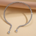 Silbernes Halsband mit zweireihigen Zirkonen und birnenförmigen Tropfenanhängern - Silber