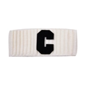 Dettaglio della fascia sportiva bianca a coste con una grande lettera C nera applicata - Bianco-C Logo