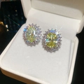 Boucles d'oreilles en argent avec cristal jaune ovale et halo de pierres brillantes - 31# Tige en argent - Argent - Style vert