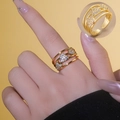 Bague ajustable plaquée or 18k avec trois cœurs en zircon et anneau ouvert - Style à Ouverture Triple Cœur / Doré