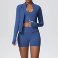 Dettaglio del set yoga blu 3 pezzi con polsini con foro per pollice e pantaloncini a vita alta - grigio-blu