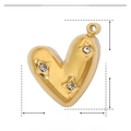 Detaillierte Maße eines goldenen Herzanhängers mit Kristallen und Edelstahl-Infos - Drei Steine Weißer Zirkonia Herz Stil (YE565-1)