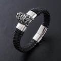 Pulsera gótica de cuero trenzado para hombre con calavera plateada y tocado de plumas - Color Acero