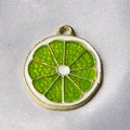 Mini pendentif tranche de citron vert avec bordure en métal doré pour bijoux DIY - Style 13