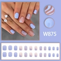Unghie finte corte color lavanda con motivo a onde e design viola a tinta unita - Design a Onde Blu Viola Chiaro (Stile Colla W875)