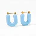 Boucles d'oreilles dorées en U avec émail bleu ciel et design minimaliste sucré - Bleu Clair (KDE1802)