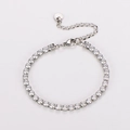 Elegante zilveren tennisarmband met ronde zirkonia-stenen en een handige karabijnsluiting - 4mm 16+5cm / Zilver