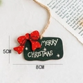 Houten kersthanger Stijl A met Merry Christmas tekst en rode strik met stippen - Vierkant Label met Strik (Model A)