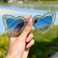 Occhiali da sole a cuore con lenti blu sfumate e montatura con strass scintillanti - Celeste