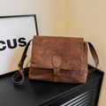 Bolso de hombro vintage en ante marrón con correa de cuero y cierre de hebilla - Talla única / café
