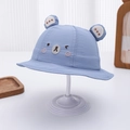 Dettaglio del cappello da sole azzurro per neonati con orecchie 3D e ricamo - 48cm (6 Mesi-2 Anni) / Blu