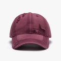 Berretto da baseball bordeaux lavato in cotone con dettagli strappati per un look vintage - Borgogna