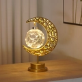 Goldene Mondsichel-Lampe aus Eisen mit Glaskugel und warmen LEDs für Festdekoration - Hohlrahmen Hängekugel Lampe / Warmweiß