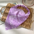 Fascia per capelli elastica viola con motivo paisley su un vassoio di legno - Viola