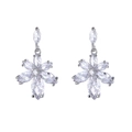Detail van zilveren bloemoorbellen met marquise-geslepen zirkonia in een zesbladig design - Zilver Witte Strass