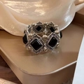 Ethno-Stil geometrisches elastisches Armband mit Silbermetall und schwarzen Harzquadraten - Silber Schwarz