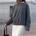 Pull en tricot gris à col rond au style décontracté et minimaliste pour l'automne - S / Gris