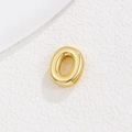 Macro shot of gold-plated 10mm metal letter charm for DIY mesh bracelets - Letter O / Gold