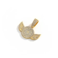 Colgante hip hop dorado con alas incrustadas de cristales y diseño de medallón redondo - Colgante individual dorado (sin cadena)