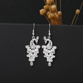 Orecchini etnici a forma di pavone in argento lucido con incisioni artigianali - Orecchino a Forma di Pavone (E7469) / Argento