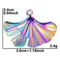 Ciondolo a foglia di ginkgo arcobaleno con dimensioni: 3,0 cm di larghezza e 2,4 cm di altezza - Pendente Arcobaleno