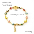 Detail van 18k vergulde roestvrijstalen armband met kleurrijke Evil Eye kralen en de letter A - Letter A
