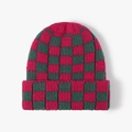 Rot-grün karierte Strickmütze mit geripptem Umschlag für Winterwärme und Mode - Rot & Grün Schachbrett (23B031)