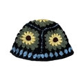 Handgefertigter Häkelhut mit gelben Sonnenblumen und Blumenmuster auf schwarzem Garn - Gänseblümchen Grün Schwarz / M (56-58cm)
