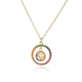 Detail der 18K Gold-Herz-Halskette mit bunten Steinen und poliertem Herz-Anhänger - Gold mit Regenbogen-Zirkonia