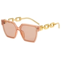 Quadratische Sonnenbrille in Teebraun mit modischen goldfarbenen Kettenbügeln und Harzrahmen - Champagner Tee Graue Gläser