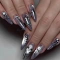 Long stiletto press-on nails featuring silver metallic relief and 3D honeycomb texture - K078【24pcs】 / Boxed (jelly Gel + Granules)