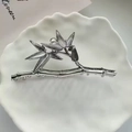 Pince à cheveux en métal argenté motif bambou avec élégante décoration de perle blanche - Bambou Perle Argent
