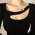 Collar con colgante de corazón de doble cara en oro de 18K con incrustaciones de nácar bicolor - Negro/Blanco Doble Cara Dorado