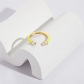 Detail of yellow enamel geometric open ring with sparkling drop-shaped zirconias - Adjustable Open / Green