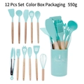 Set di 12 utensili da cucina in silicone verde menta con manico in legno e secchiello - Verde Lago Set da 12 Pezzi