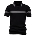 Détail d'un polo pour homme avec fermeture éclair et rayures blanches sur maille noire - S / Noir