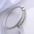 Brazalete de cable de acero inoxidable plateado con tapas de tuerca hexagonal - Color acero