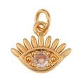 Detail van een gouden oogvormige hanger met een centraal gefacetteerde roze edelsteen - Boze oog