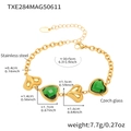 Pulsera de acero inoxidable dorada con corazones de cristal checo verde y dijes de corazón - Pulsera de Oro y Piedra de Vidrio Verde