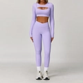 Hellviolettes Yoga-Set mit hohl geschnittenes Langarm Oberteil und Leggings mit hoher Taille - 4501 Langarmhemd + 4501 Hose – Fliederviolett / S