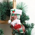 Calcetín de Navidad de cuadros con muñeco de nieve de peluche y ribete blanco suave - Juego de moldes de muñeco de nieve en calcetín