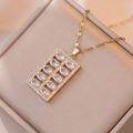 Collana in acciaio al titanio dorato con ciondolo abaco e zirconi scintillanti - Oro/Zirconia Bianca