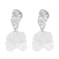 Boucles d'oreilles fleur nacre de luxe français avec texture argentée martelée - Couleur Or Blanc (1787)