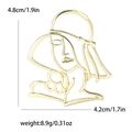 Minimalistische goldene Brosche mit hohlem Frauen-Silhouette-Design und Maßen - Gold