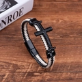 Bracciale da uomo in pelle intrecciata con croce nera e chiusura magnetica nera - Bianco