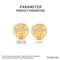 Detail van 15mm gehamerde roestvrijstalen oorbellen met ingelegde zirkonia-steentjes - Goud