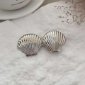 Pinza para el pelo con lazo de concha plateada y diseño metálico texturizado - Par de conchas / Plateado